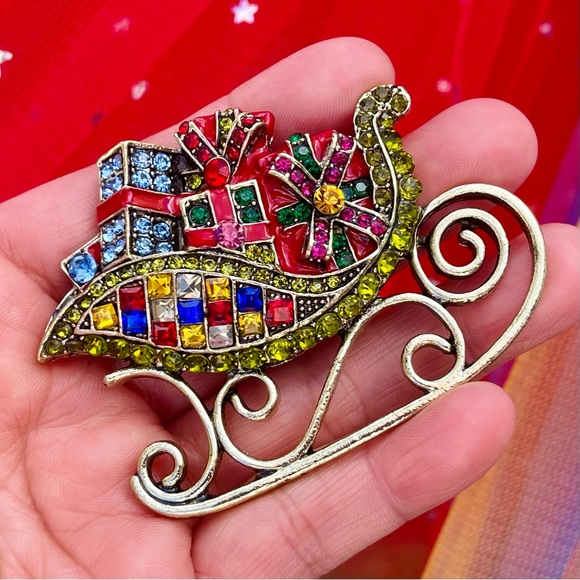Large Santa Sleigh Brooch Rhinestone Santa Sleigh Pin Christmas Brooch - Picture 4 of 10